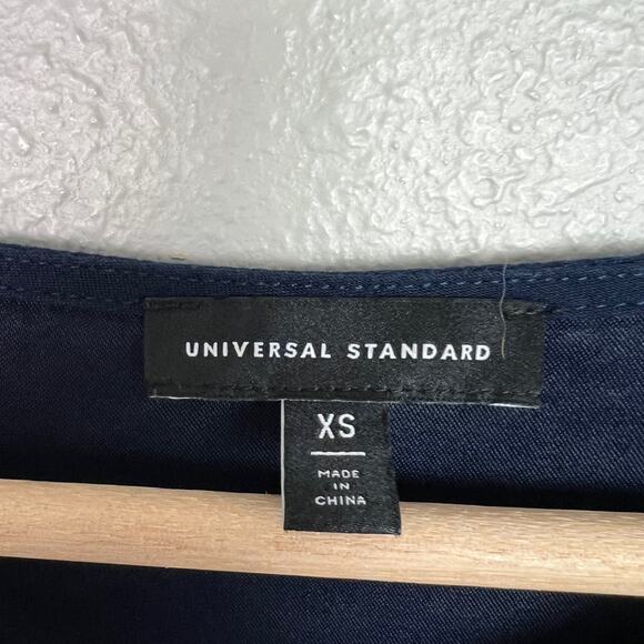 Universal Standard Women's XS Mackaya Luxe Twill Knot Short Sleeve Top Navy Blue - Picture 3 of 6